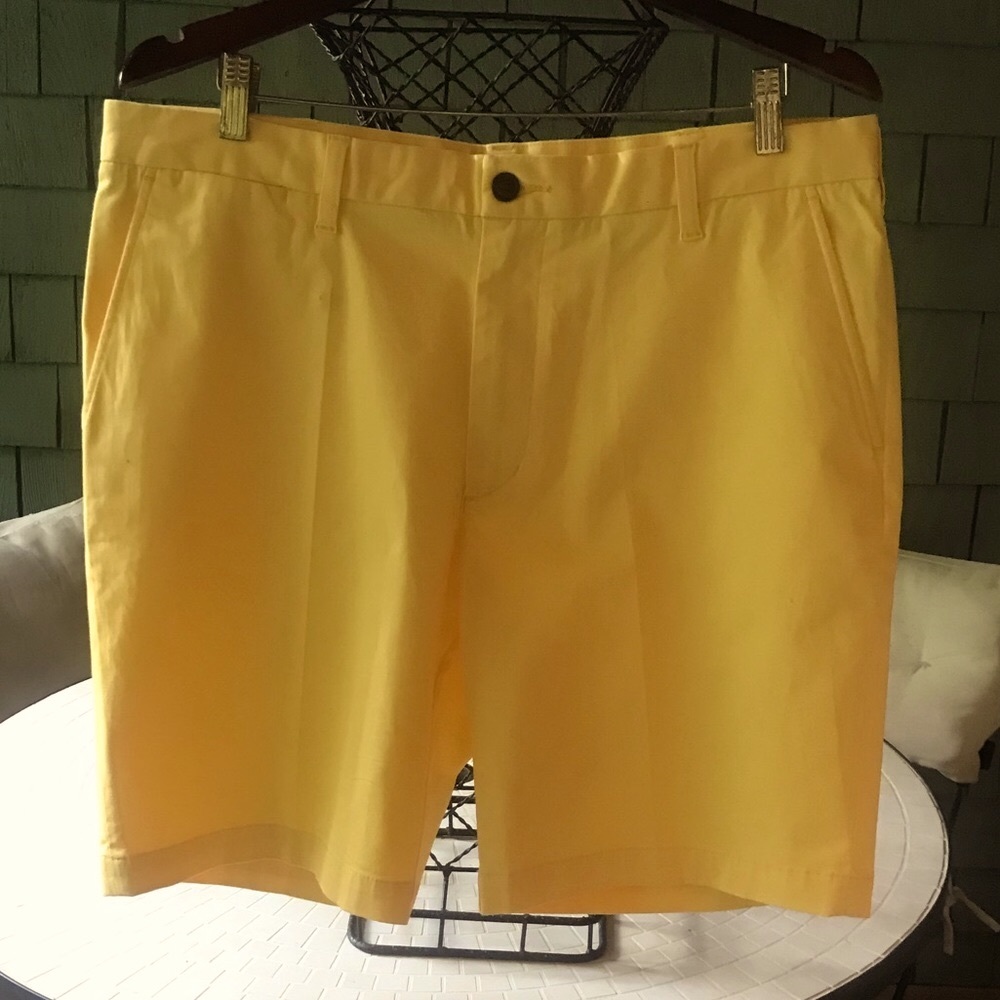 Lands’ End classic fit shorts. Men’s size 38